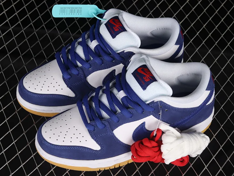 All Categories Nk SB Dunk Series Nk SB Dunk Low Low-top Sneakers F Version Nk SB Dunk Low White and Blue Los Angeles Dodgers SB Smashing Backboard Fashion Casual Sneakers DO9395-400